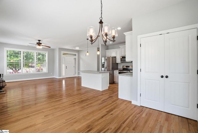 44 Crossland Way, Greer, SC 29651