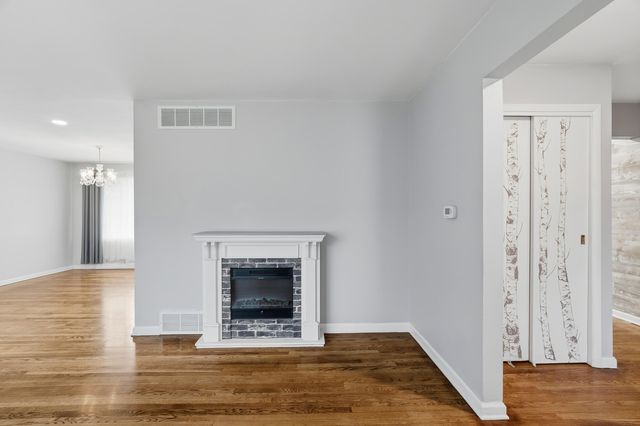 10710 Porter Street, Crown Point, IN 46307