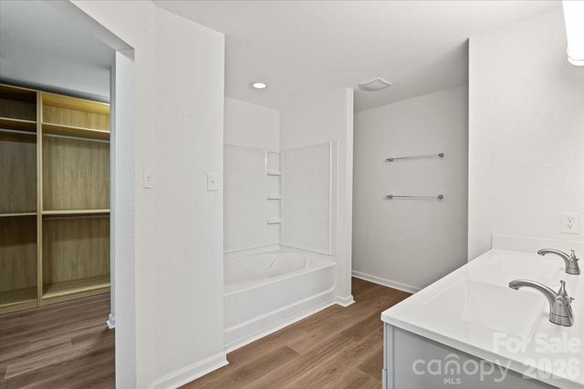 12932 Silvaire Farm Road, Charlotte, NC 28278