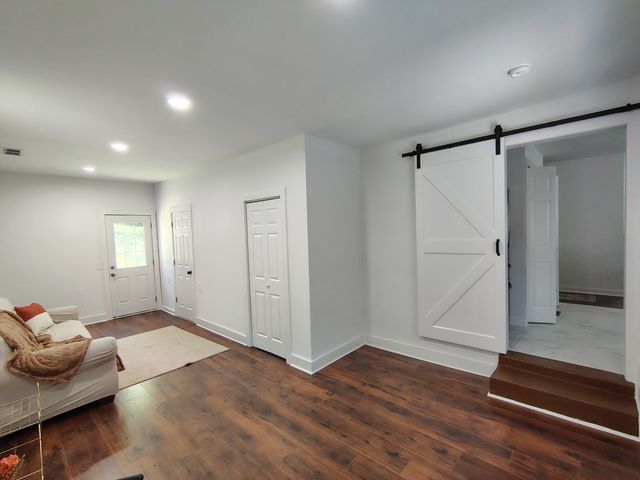 1467 Snell Blvd, Nashville, TN 37218