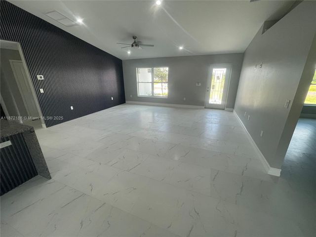 8050 Salem Circle, La Belle, FL 33935