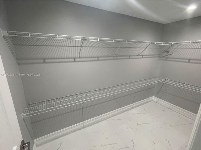 8050 Salem Circle, La Belle, FL 33935