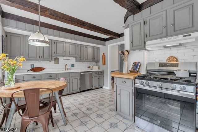 30 Laurel Dr, Wayne Twp., NJ 07470