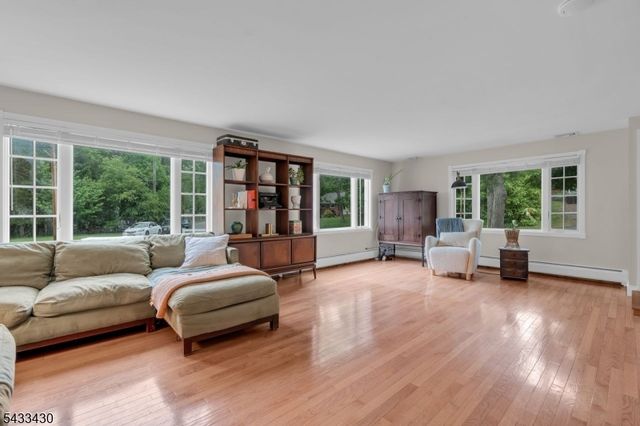 30 Laurel Dr, Wayne Twp., NJ 07470
