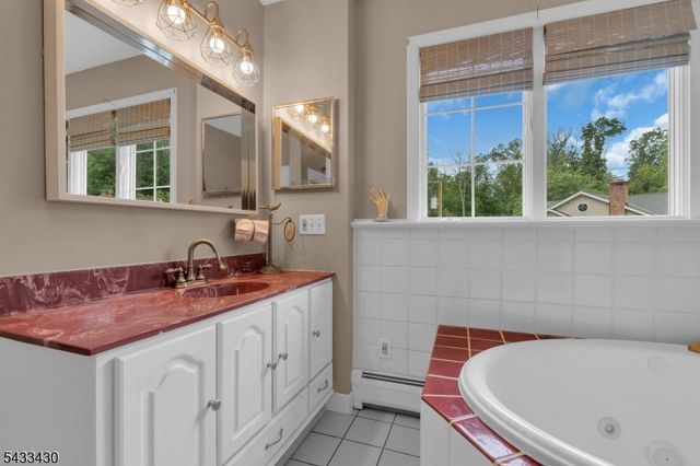 30 Laurel Dr, Wayne Twp., NJ 07470