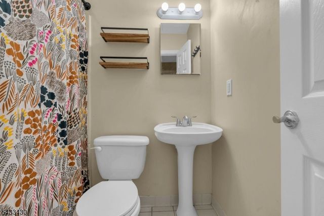 30 Laurel Dr, Wayne Twp., NJ 07470