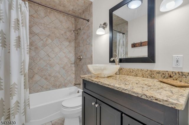 30 Laurel Dr, Wayne Twp., NJ 07470