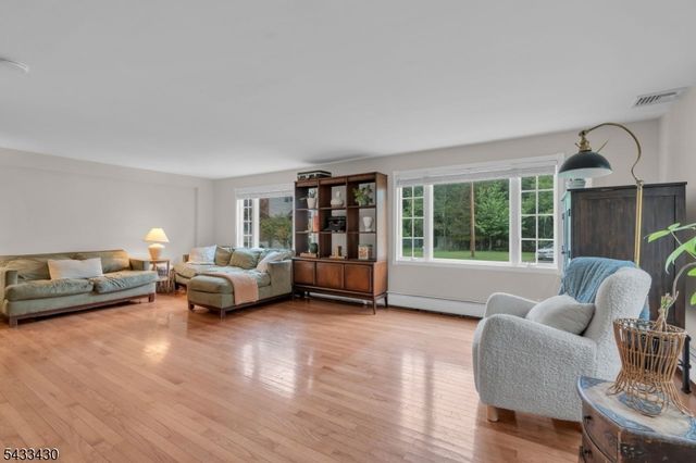 30 Laurel Dr, Wayne Twp., NJ 07470