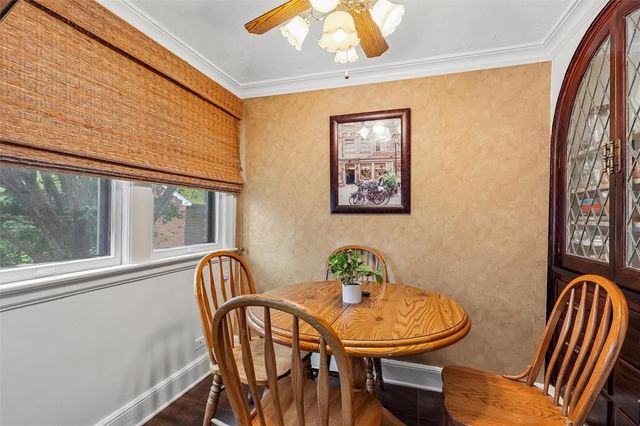 6045 N Waterbury Road, Des Moines, IA 50312