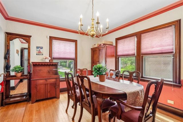 6045 N Waterbury Road, Des Moines, IA 50312