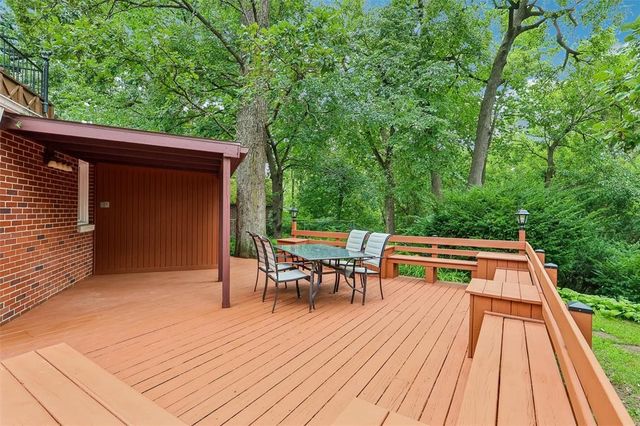 6045 N Waterbury Road, Des Moines, IA 50312