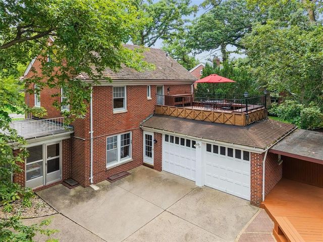 6045 N Waterbury Road, Des Moines, IA 50312