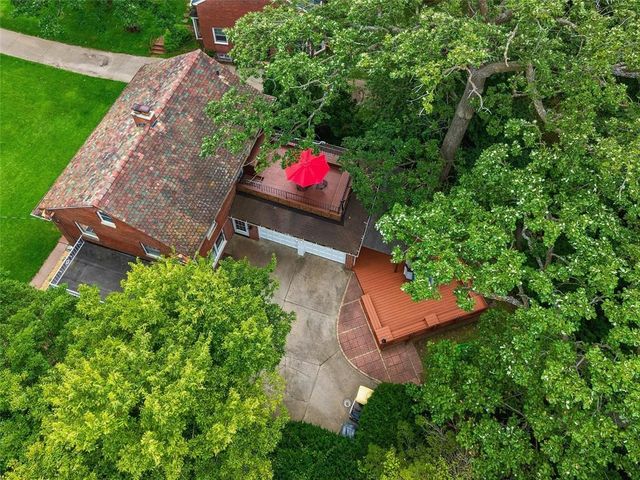 6045 N Waterbury Road, Des Moines, IA 50312