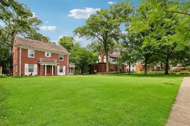 6045 N Waterbury Road, Des Moines, IA 50312