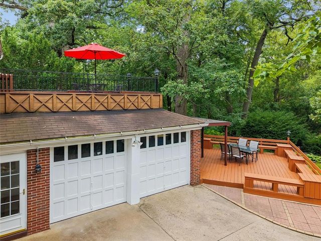 6045 N Waterbury Road, Des Moines, IA 50312