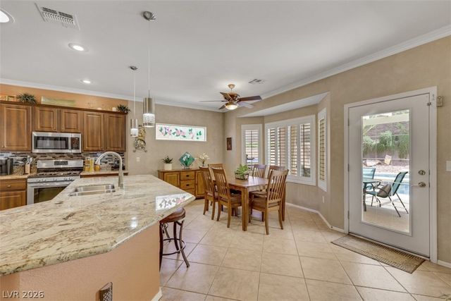 1616 Wellington Springs Avenue, Henderson, NV 89052