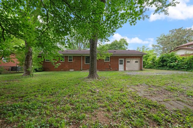 1822 Susan Dr, Murfreesboro, TN 37129