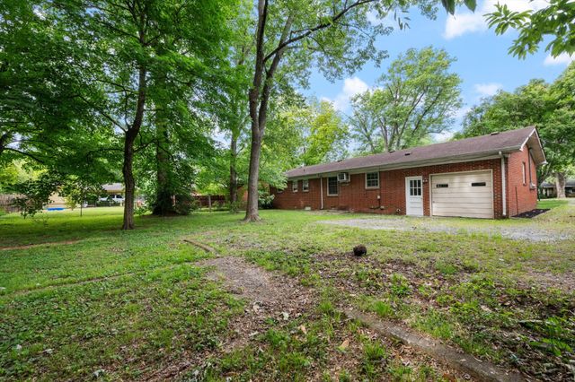 1822 Susan Dr, Murfreesboro, TN 37129
