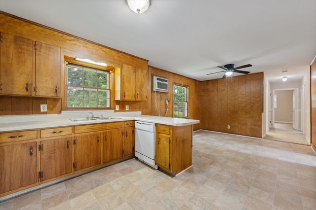 1822 Susan Dr, Murfreesboro, TN 37129