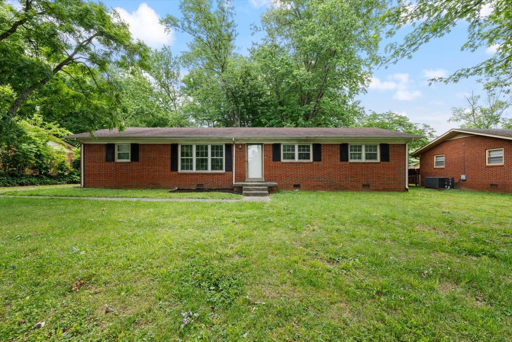 1822 Susan Dr, Murfreesboro, TN 37129
