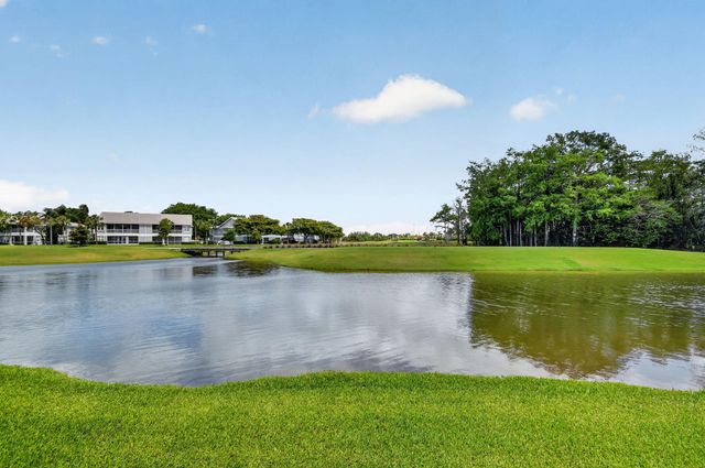 4634 Carlton Golf Drive, Lake Worth, FL 33449