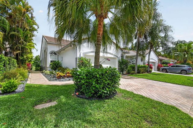 4634 Carlton Golf Drive, Lake Worth, FL 33449