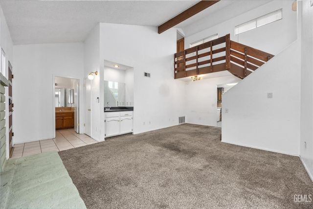 5551 Midsummer Drive E, Bakersfield, CA 93308