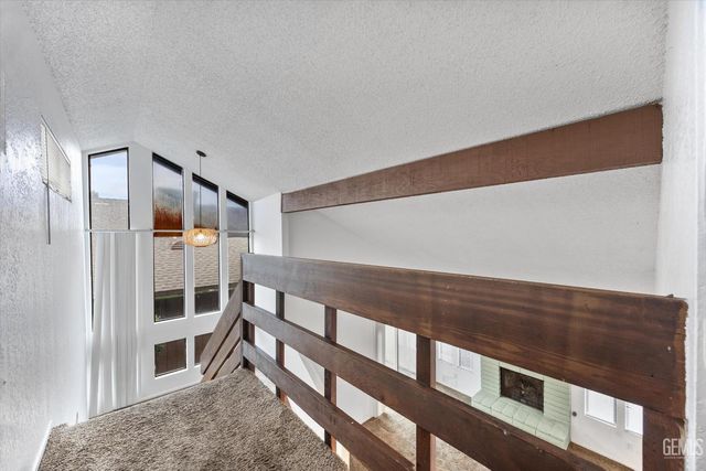 5551 Midsummer Drive E, Bakersfield, CA 93308