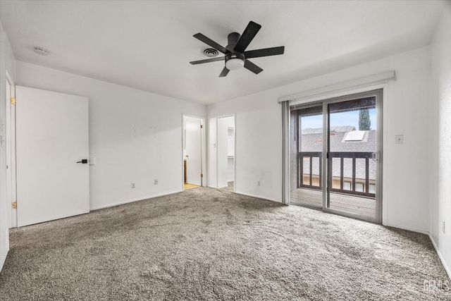 5551 Midsummer Drive E, Bakersfield, CA 93308