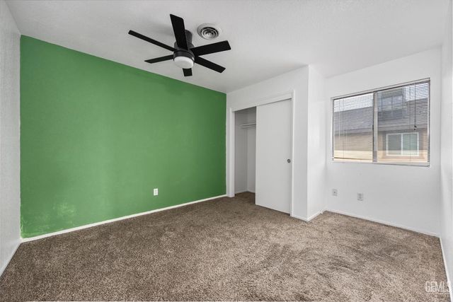 5551 Midsummer Drive E, Bakersfield, CA 93308