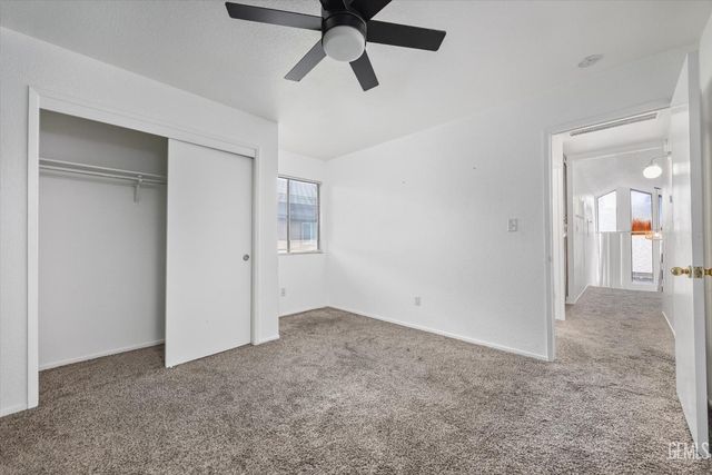 5551 Midsummer Drive E, Bakersfield, CA 93308