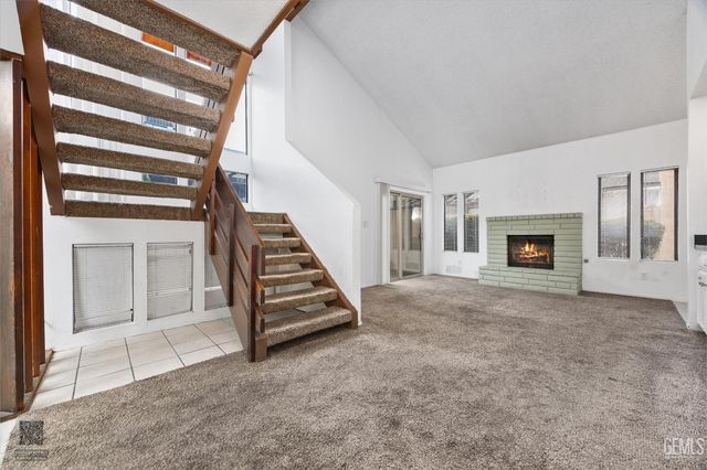 5551 Midsummer Drive E, Bakersfield, CA 93308