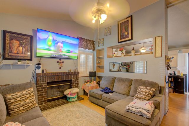 16237 Fortune Ct, Delhi, CA 95315