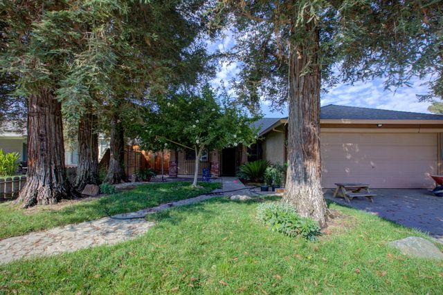 16237 Fortune Ct, Delhi, CA 95315