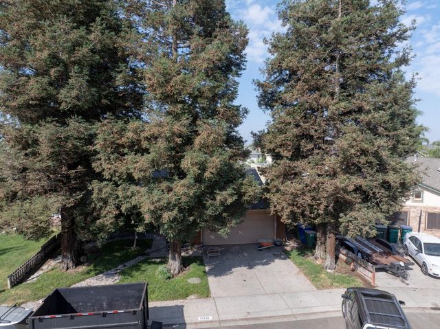 16237 Fortune Ct, Delhi, CA 95315