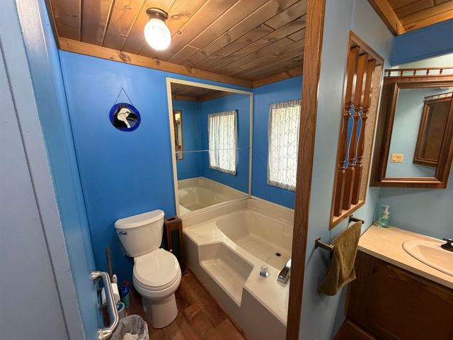 2245 Edgewood, Farwell, MI 48622