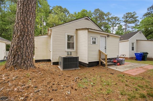 907 McKinley AVE, Suffolk, VA 23434