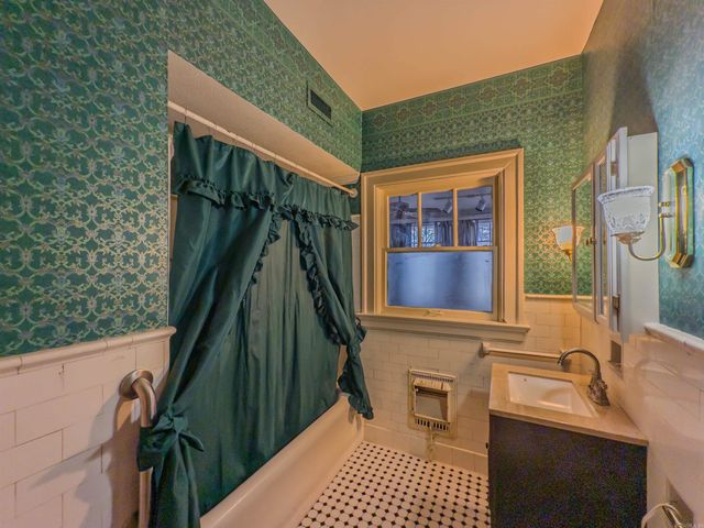 400 Fairfax Dr, Little Rock, AR 72205