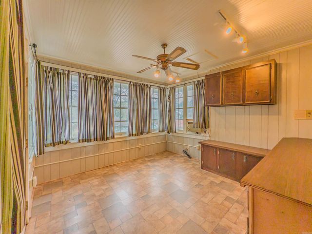 400 Fairfax Dr, Little Rock, AR 72205