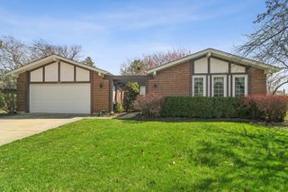 1067 S Whippoorwill Lane, Palatine, IL 60067