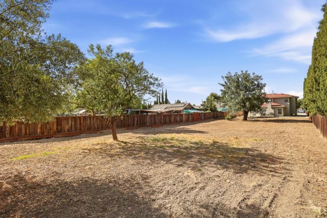 330 Senter Road, San Jose, CA 95111