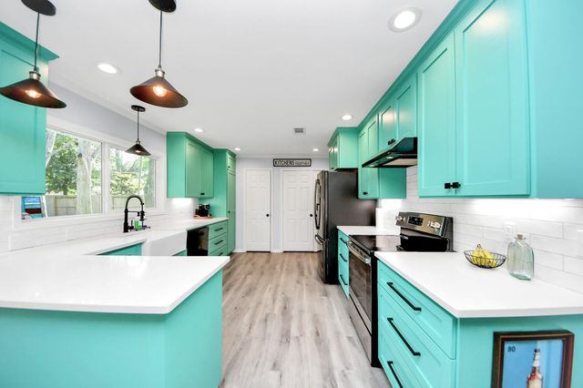 205 Cedar Lane, El Lago, TX 77586