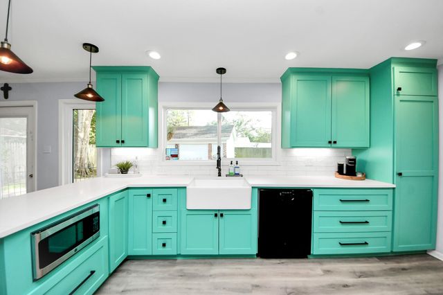 205 Cedar Lane, El Lago, TX 77586