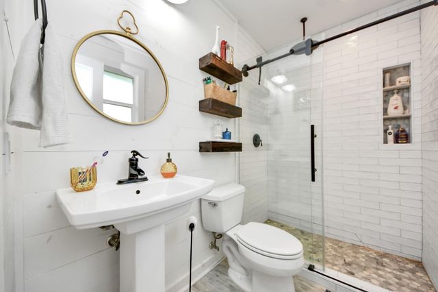 205 Cedar Lane, El Lago, TX 77586