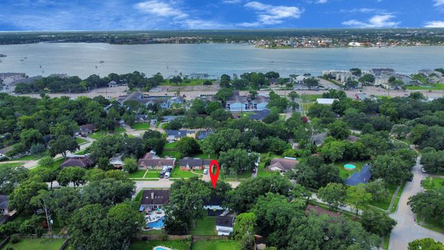 205 Cedar Lane, El Lago, TX 77586