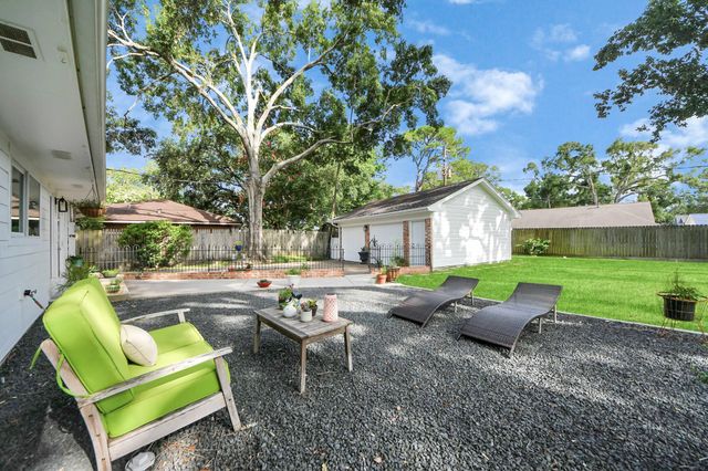 205 Cedar Lane, El Lago, TX 77586