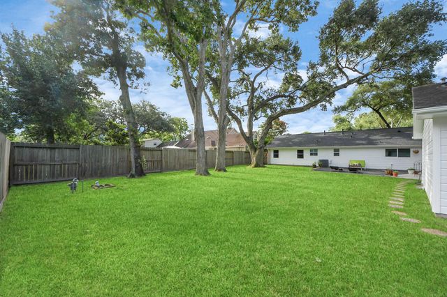 205 Cedar Lane, El Lago, TX 77586