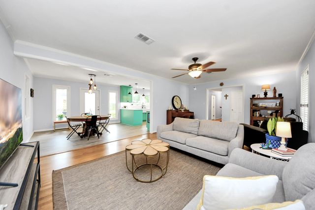 205 Cedar Lane, El Lago, TX 77586