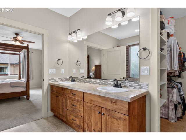 2003 Nw 17TH St, Battle Ground, WA 98604