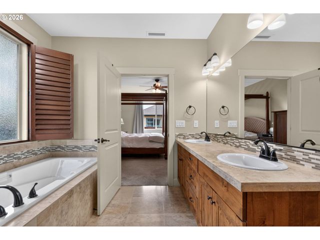 2003 Nw 17TH St, Battle Ground, WA 98604